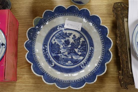 A quantity of mixed blue and white Chinese ceramics tallest 23cm